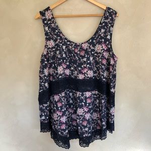 NWT Simply Noelle floral lace smock tank top